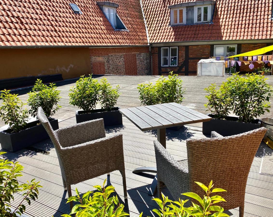 Schoene Ferienwohnungen Teilweise Mit Dachterrasse Im Herzen Von Итцехо Экстерьер фото